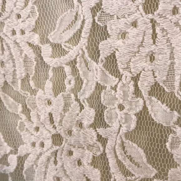 Long Sleeve Lace Top - Picture 4 of 4